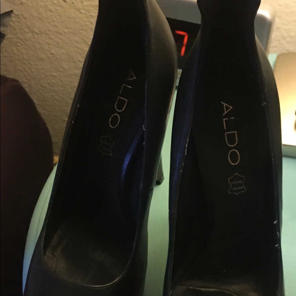 Aldo 5” black leather stilettos